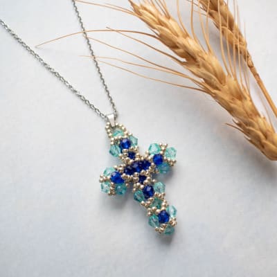 Collar Cruz azul y turquesa1