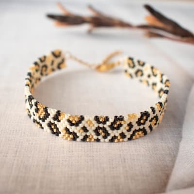 Pulsera Animal print crema1
