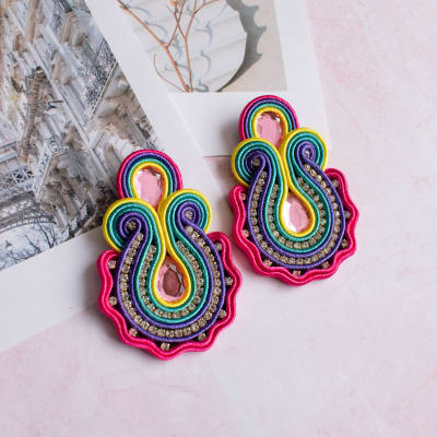 Aros Emilia amarillo, morado y fucsia1