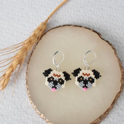 Aros Pug crema1