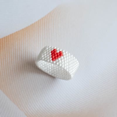 Anillo Corazón blanco y rojo1