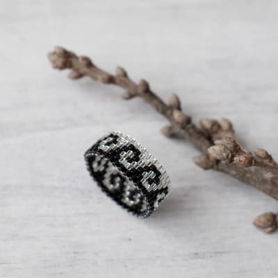 Anillo Egeo negro y transparente1