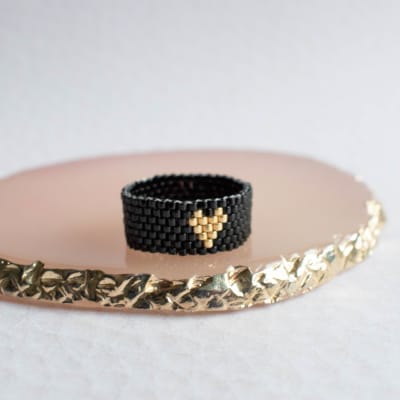 Anillo Corazón negro y dorado1