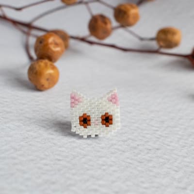 Pin Gato blanco1