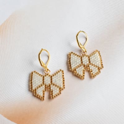 Aros Lazo blanco y dorado1