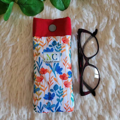 Estuche para lentes rojo y ramas1