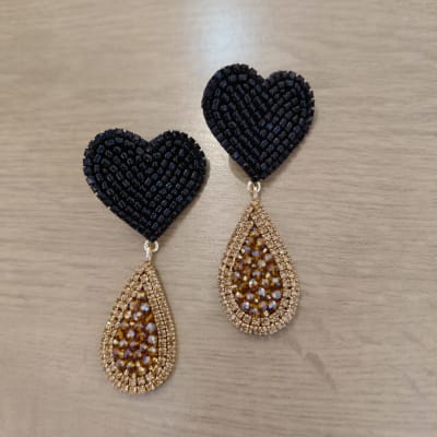 Aros Corazón Gotita negro y dorado1