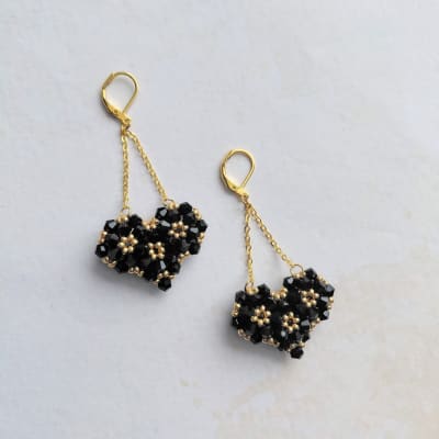 Aros Corazón 3D negro y dorado1