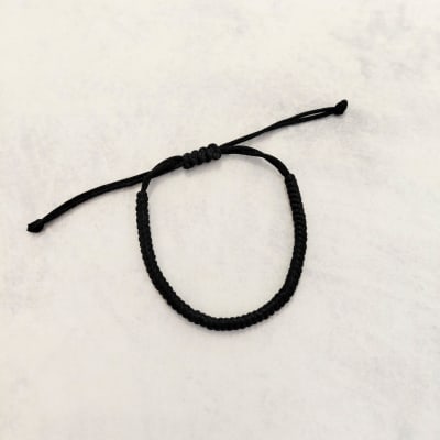 Pulsera Hilo Simple negro1