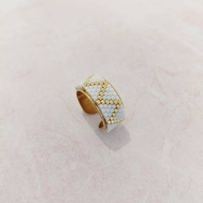 Anillo Ajustable ZigZag blanco y dorado1