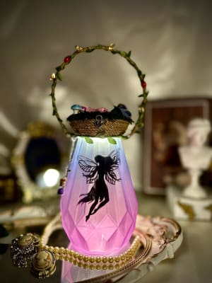 Lámpara bicolor con manilla1