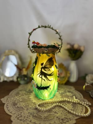 Lámpara bicolor verde y amarillo con manilla1