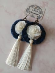 Aros Jeans borlas blancas
