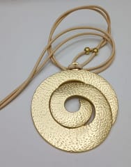 Collar Cuerda Caracola Oro