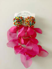 Aros Mostacilla y pétalos de género fucsia