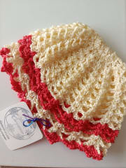 Casquete beige y coral