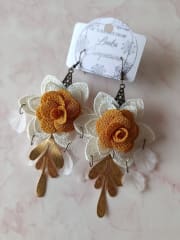 Aros pasamanería flor amarilla