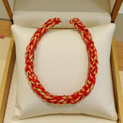 Choker rojo y dorado