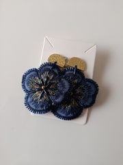 Aros flor bordados azul