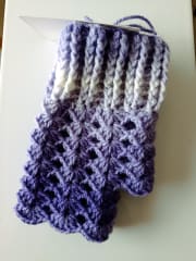 Mitones a crochet lila