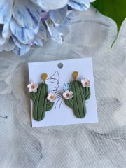 Cactus y flores