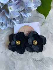 Maxi flor negra y brillante