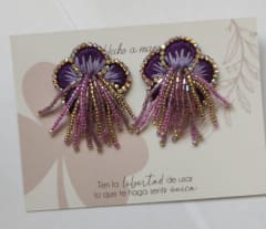 Flor bordada flecos morada