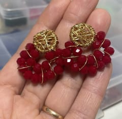 Aro figura alambre rojo