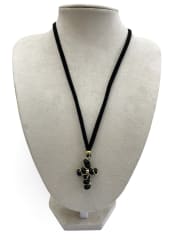 Collar cruz negra