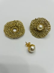 Aro tejido perla pistilo dorado