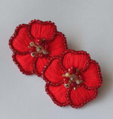 Aros Maxi flor bordada roja