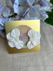 Media flor mediana blanca