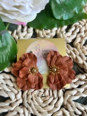 Media flor camel dorado