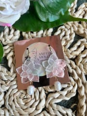Flor resina y perla de río