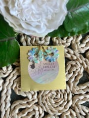 Flor y argolla dorada