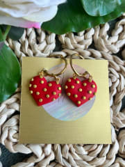 Corazón rojo y puntos con argolla