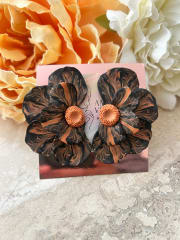Aros media flor marrón negro