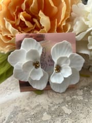 Media flor blanca