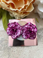 Flor clavel burdeo blanco