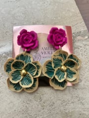 Flor doble fucsia y verde beige