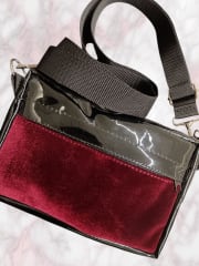 Bandolera charol y terciopelo burdeo