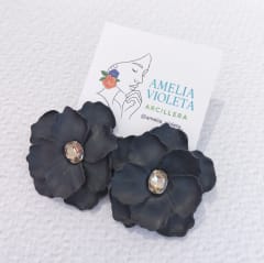 Aros Flor negra brillante dorada