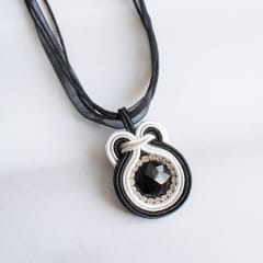 Collar Soutache simple negro