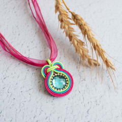 Collar Soutache simple fuscia
