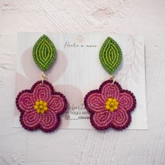Aros Flor grande con hojita rosado