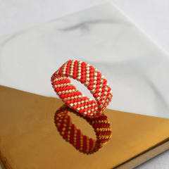 Anillo Líneas diagonal rojo y dorado