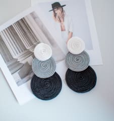 Aros Tres círculos blanco, gris y negro