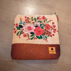 Cosmetiquero Mini flores rojas.