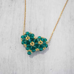 Collar Corazón 3D esmeralda y dorado