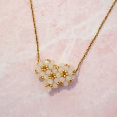 Collar Corazón 3D blanco y dorado